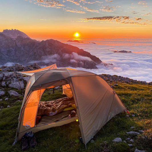 Guide Backpacking Los Picos de Europa in 7–8 Days (Camping or Refuges)